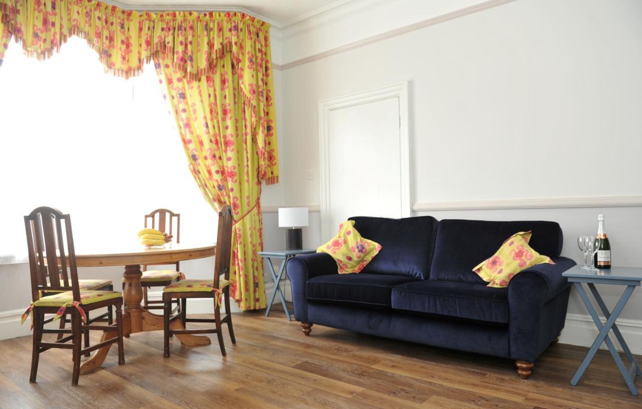Beechurst Serviced Apartments Cheltenham Exteriör bild